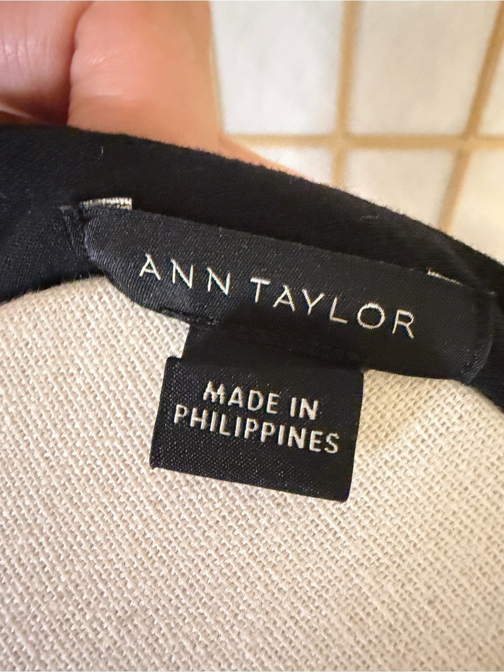Ann Taylor Black Sleeveless Shift Dress - Picture 2 of 3